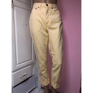 Yellow high waisted jeans!